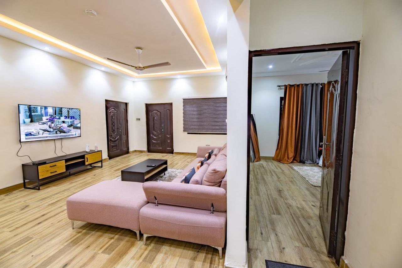 Cloud9 Luxury Apartments Accra Buitenkant foto