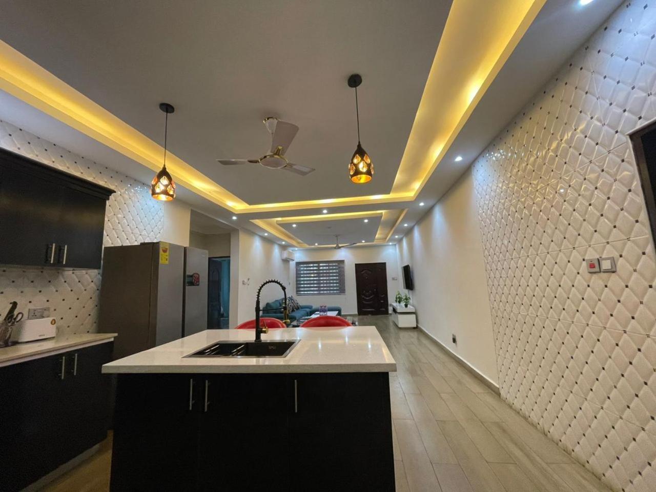 Cloud9 Luxury Apartments Accra Buitenkant foto
