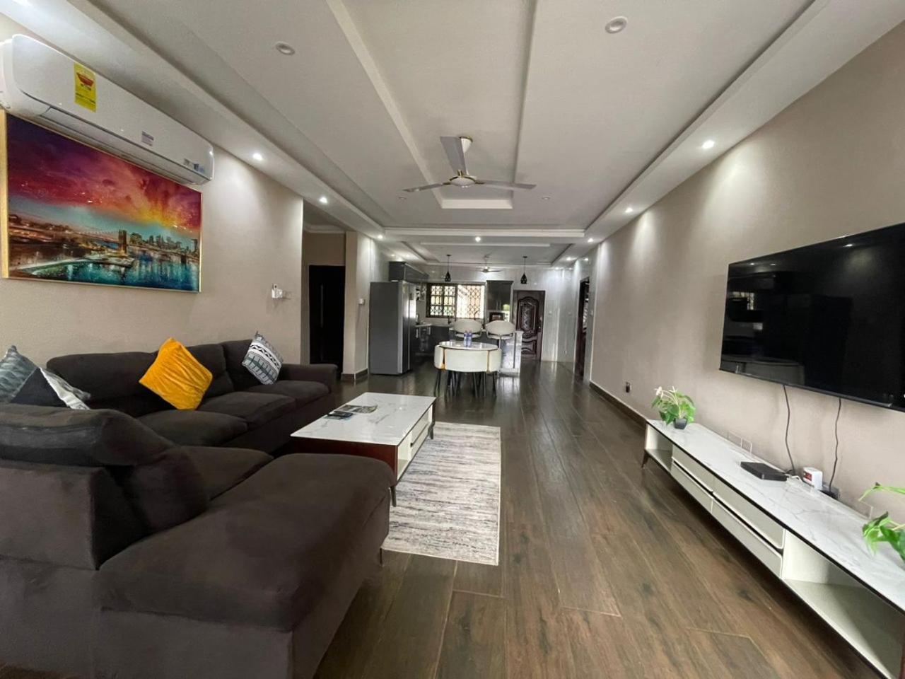 Cloud9 Luxury Apartments Accra Buitenkant foto