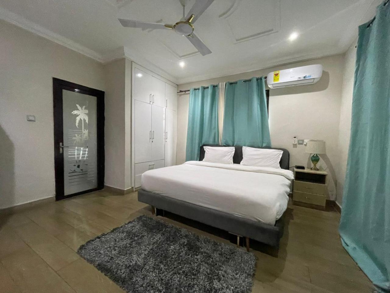 Cloud9 Luxury Apartments Accra Buitenkant foto