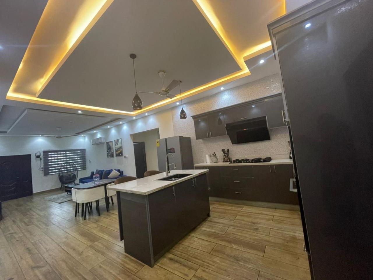 Cloud9 Luxury Apartments Accra Buitenkant foto